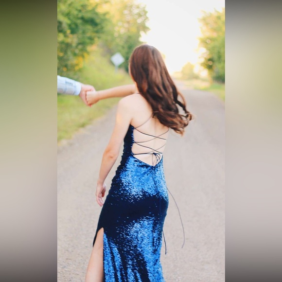 Grad/Prom dress - Picture 4 of 4